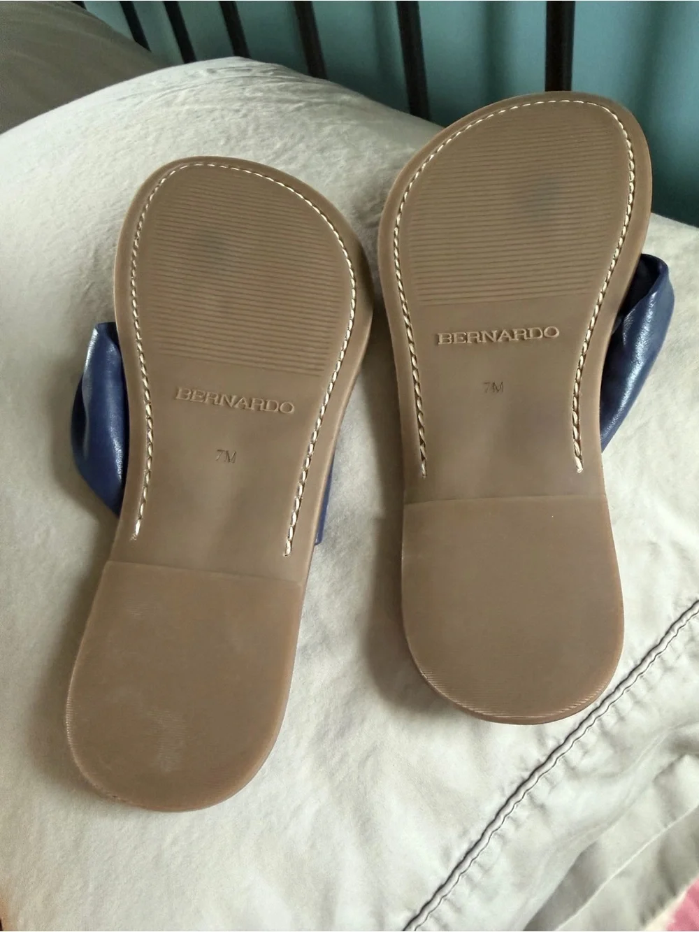 Bernardo Lillian Sandal Navy, size 7 NWOB